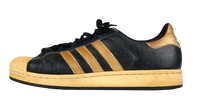 Menguningnya bagian karet/midsole sepatu
